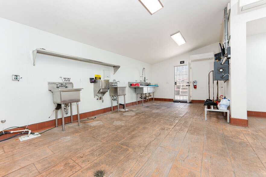 More Photos Of 2112 E California Ave, Bakersfield Restaurant For Sale