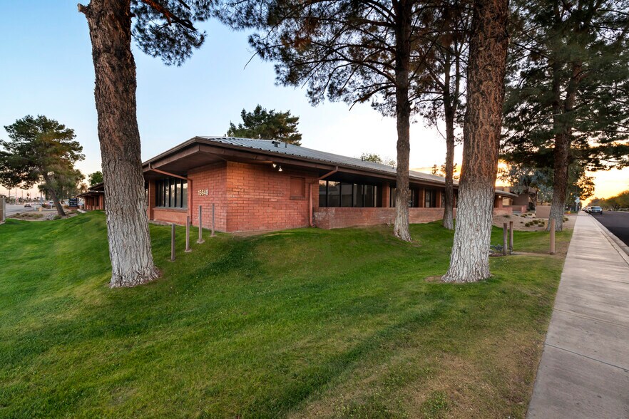 More Photos Of 15648 N 35th Ave, Phoenix Medical For Sale