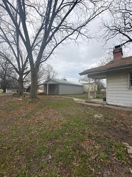 More Photos Of 408 E Main St, Sparta Specialty For Sale