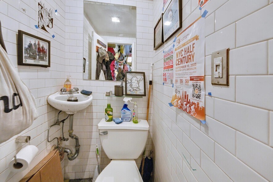 More Photos Of 427 7th Ave, Brooklyn Storefront Retail Residential For Sale