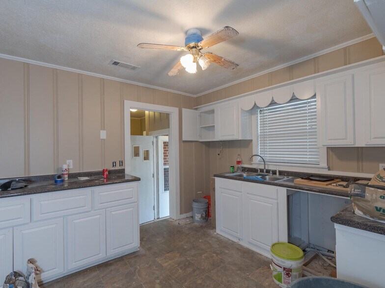 More Photos Of 3346 Us Highway 29, Valley Service Station For Sale