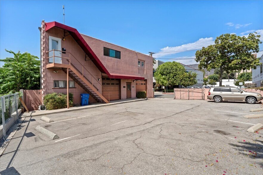 More Photos Of 207 S Flower St, Burbank Office Residential For Lease