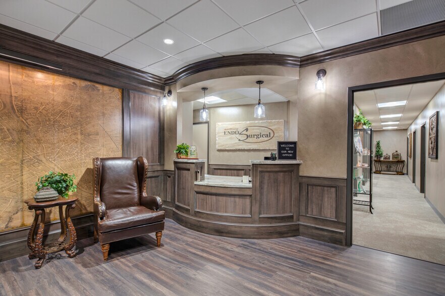 More Photos Of 10425 Huffmeister Rd, Houston Medical For Lease