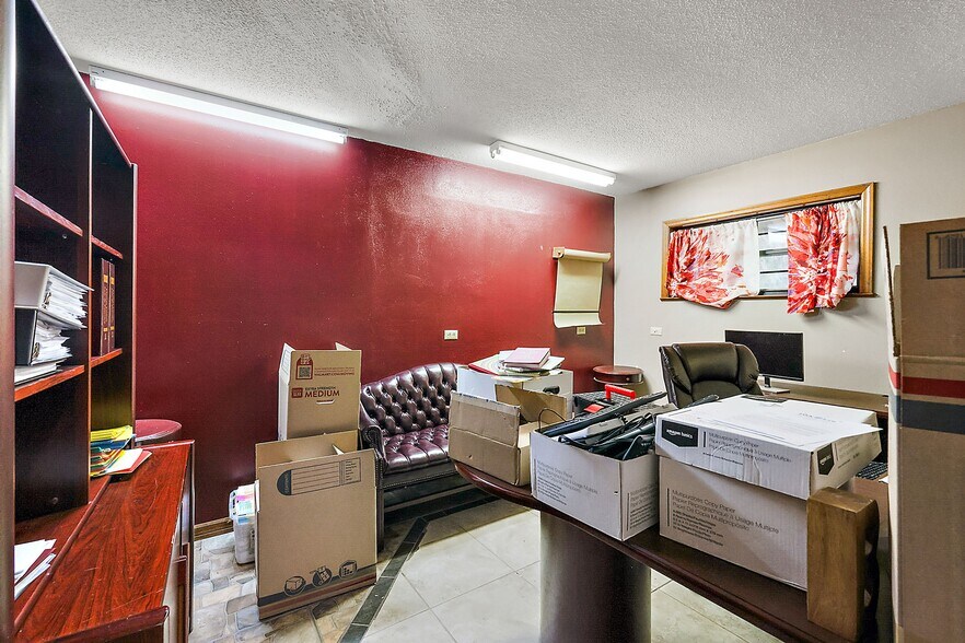 More Photos Of 1020 E North Blvd, Leesburg Medical For Sale