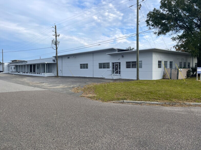 More Photos Of 1507-1775 Industrial Blvd, Jacksonville Unknown For Lease