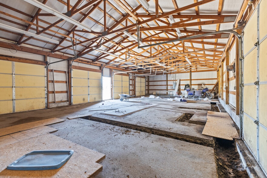 More Photos Of 347 N Ash St, Nowata Auto Dealership For Lease