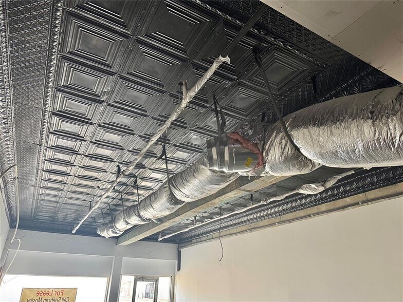 More Photos Of 611-613 W Chickasha Ave, Chickasha Storefront Retail Office For Lease