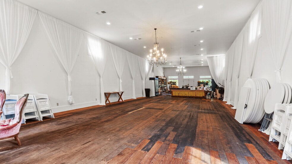 More Photos Of 1010 Conway St, Washington Specialty For Sale