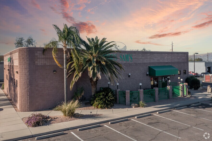 More Photos Of 8058 N Oracle Rd, Tucson Restaurant For Sale