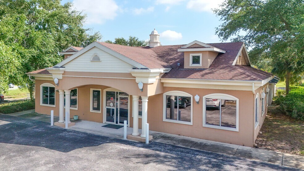 More Photos Of 1801 Salk Ave, Tavares Medical For Sale