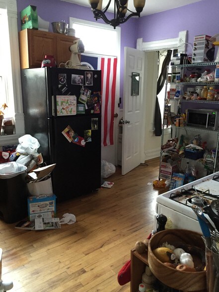 More Photos Of 1719 W 18th St, Chicago Storefront Retail Residential For Lease