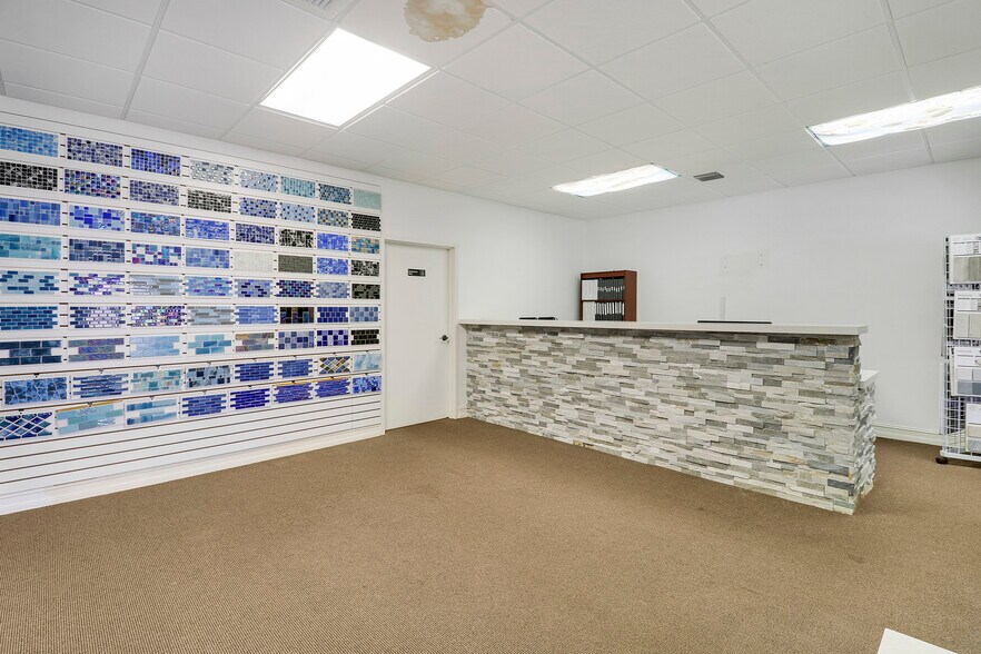 More Photos Of 3300 S Congress Ave, Boynton Beach Showroom For Sale