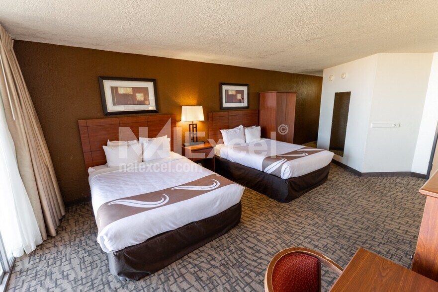 More Photos Of 287 N Lake Powell Blvd, Page Hotel For Sale
