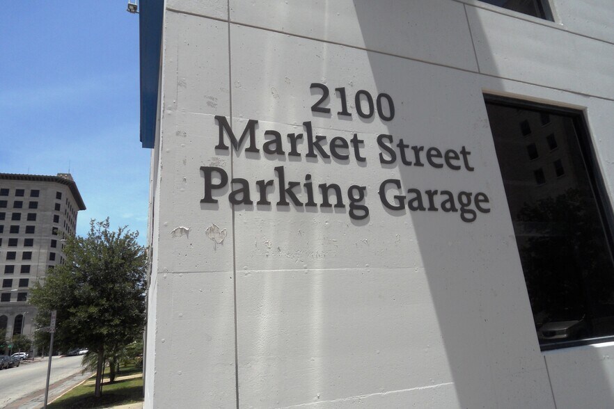 More Photos Of 2100 Market St, Galveston Parking Garage For Sale