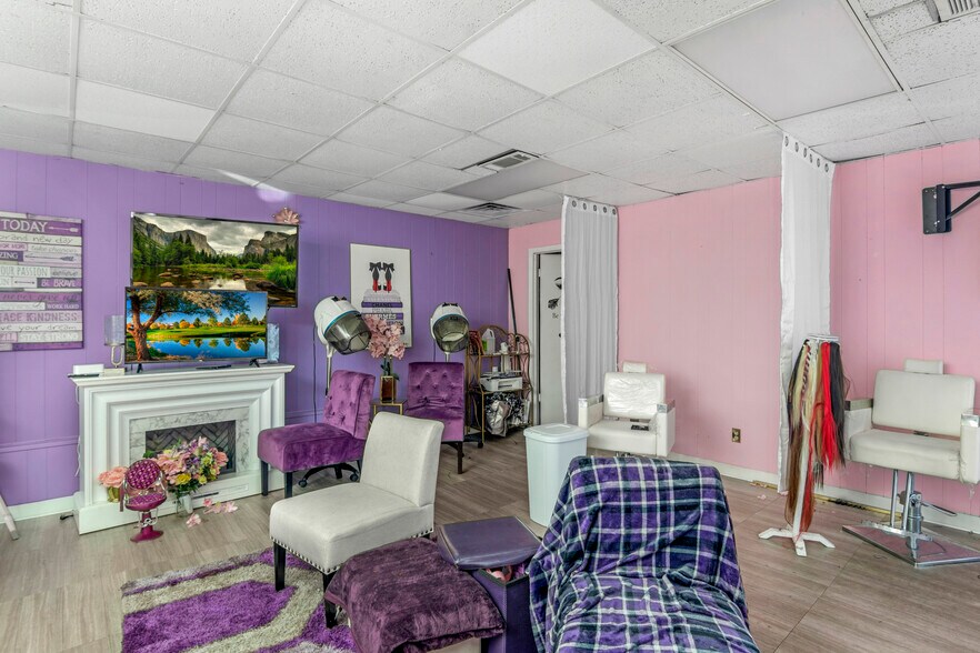 More Photos Of 315 S Welborn St, Hinesville Office For Sale