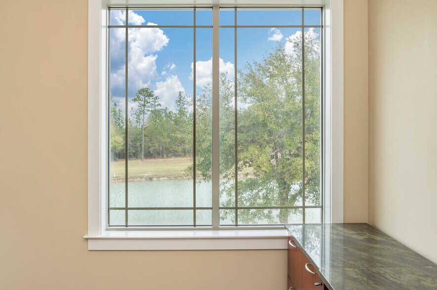 More Photos Of 3201 Heritage Plantation Blvd, Laurel Hill Office For Sale