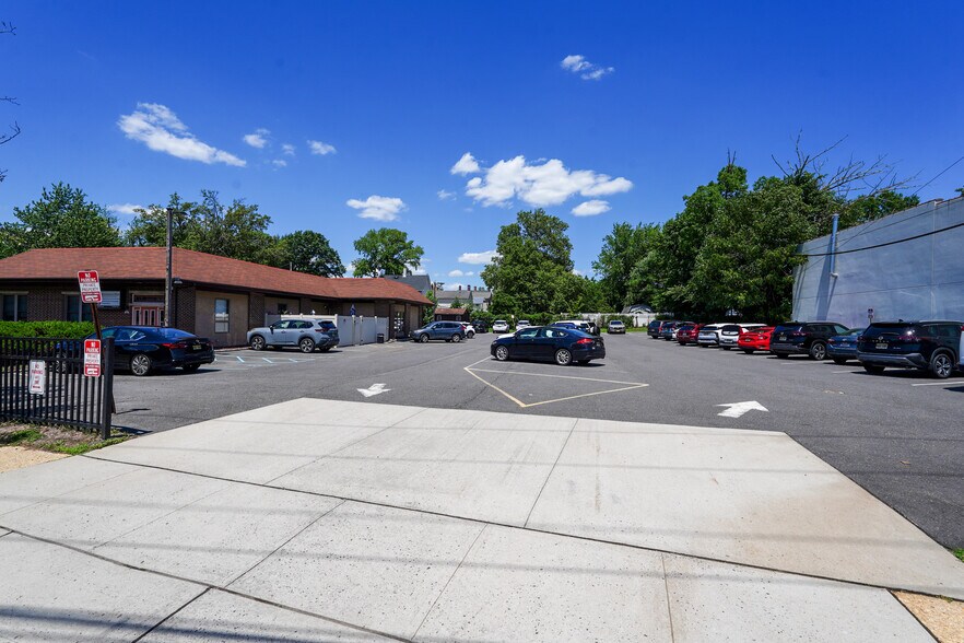 More Photos Of 9 Spring St, Freehold Office For Sale