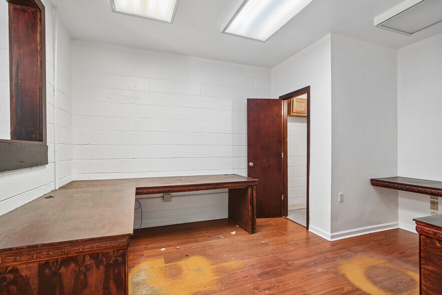More Photos Of , New Orleans General Retail For Sale
