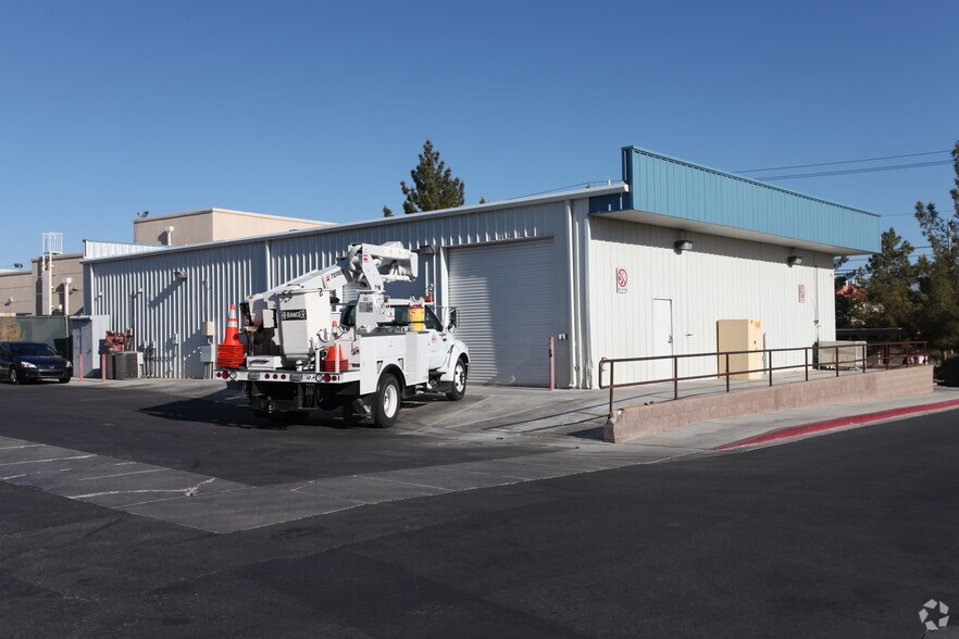 More Photos Of 2267-2277 W Gowan Rd, North Las Vegas Light Manufacturing For Lease