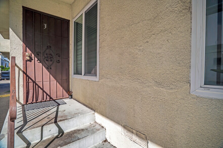 More Photos Of 1513 S Arlington Ave, Los Angeles Apartments For Sale