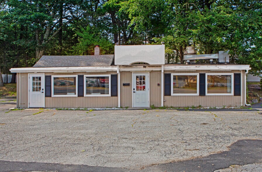 Primary Photo Of 165 Massachusetts Ave, Lunenburg Fast Food For Sale