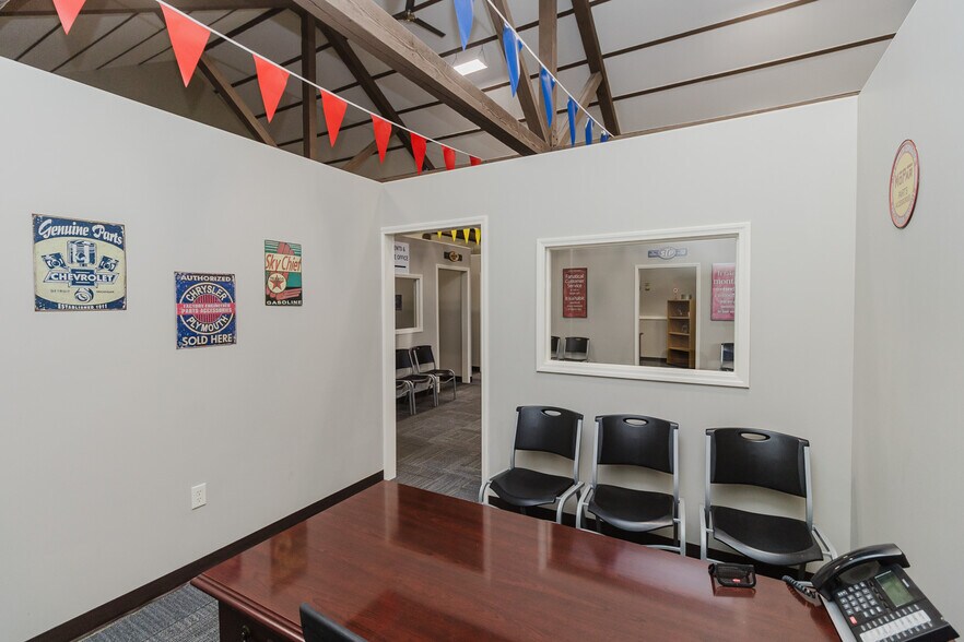 More Photos Of 3101 S Broadway St, Wichita Freestanding For Sale