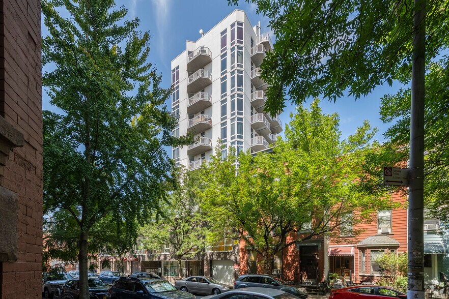 More Photos Of 200 Franklin St, Brooklyn Apartments For Lease