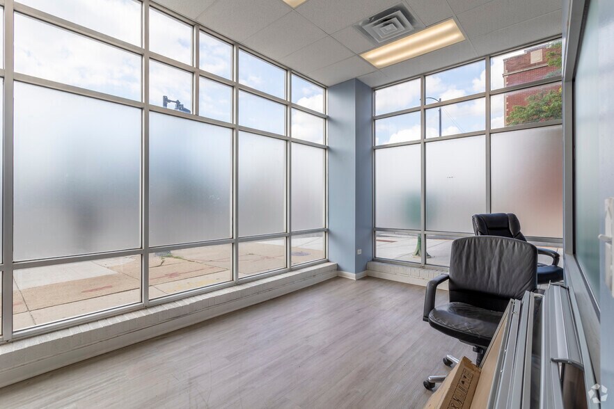 More Photos Of 4952 W Madison St, Chicago Multifamily For Sale