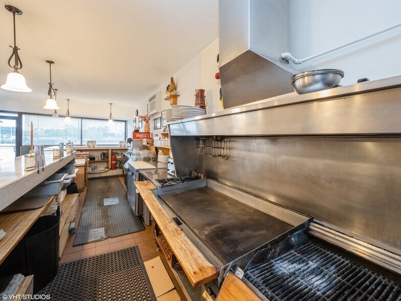 More Photos Of 456-458 E Northwest Hwy, Des Plaines Storefront Retail Office For Sale