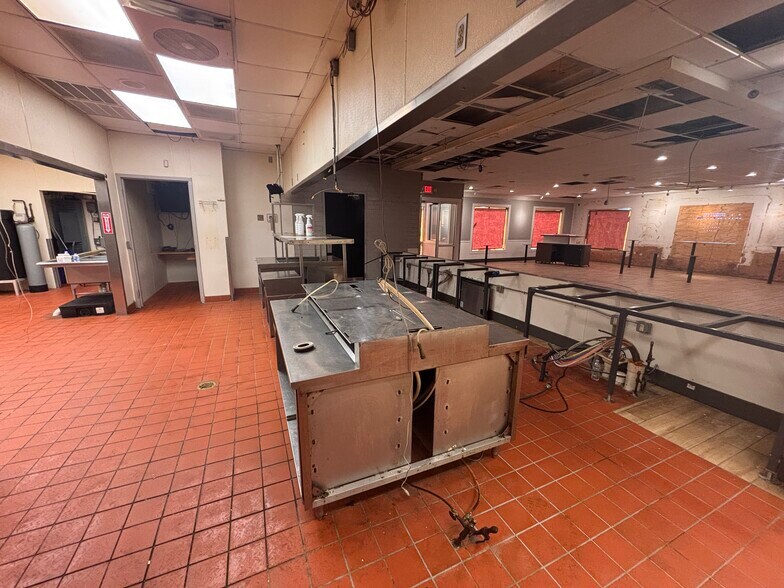 More Photos Of 1295 S 11th St, Niles Fast Food For Lease