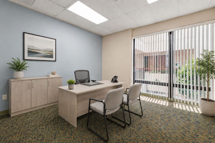 More Photos Of 900 SE Ocean Blvd, Stuart Medical For Sale
