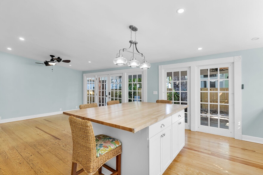 More Photos Of 1409 Truman Ave, Key West Specialty For Sale