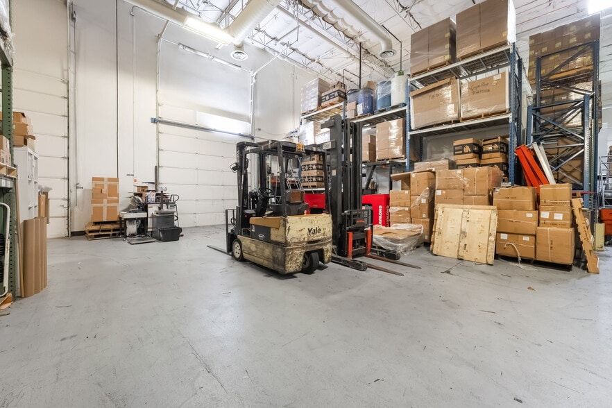 More Photos Of 6744 Spencer St, Las Vegas Industrial For Sale