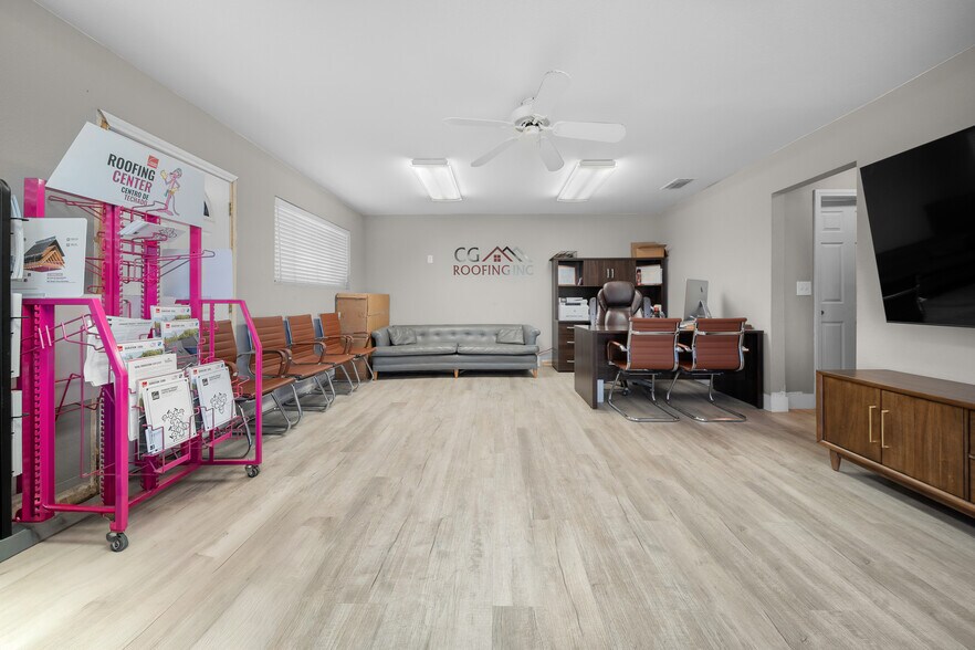 More Photos Of 321 E Main St, El Centro Warehouse For Sale
