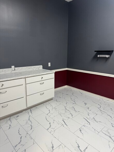 More Photos Of 5109 US Highway 674, Wimauma General Retail For Lease