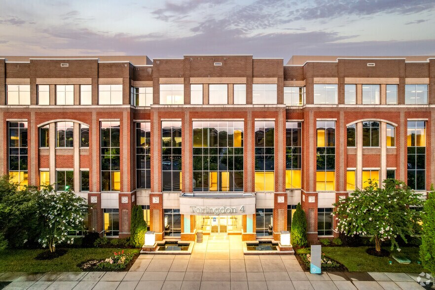 More Photos Of 3436 Toringdon Way, Charlotte Unknown For Lease