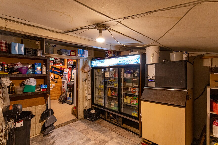 More Photos Of 13899 MT HIGHWAY 200 Hwy, Sun River Bar For Sale