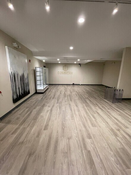 Primary Photo Of 255 Turnpike Rd, Southborough Freestanding For Lease