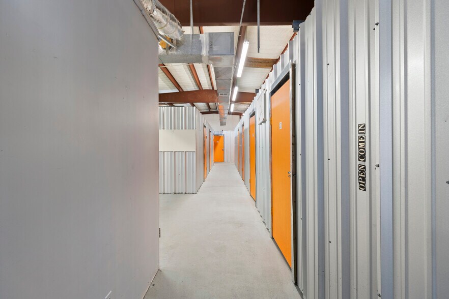 More Photos Of 209 State Highway 75 N, Huntsville Warehouse For Lease