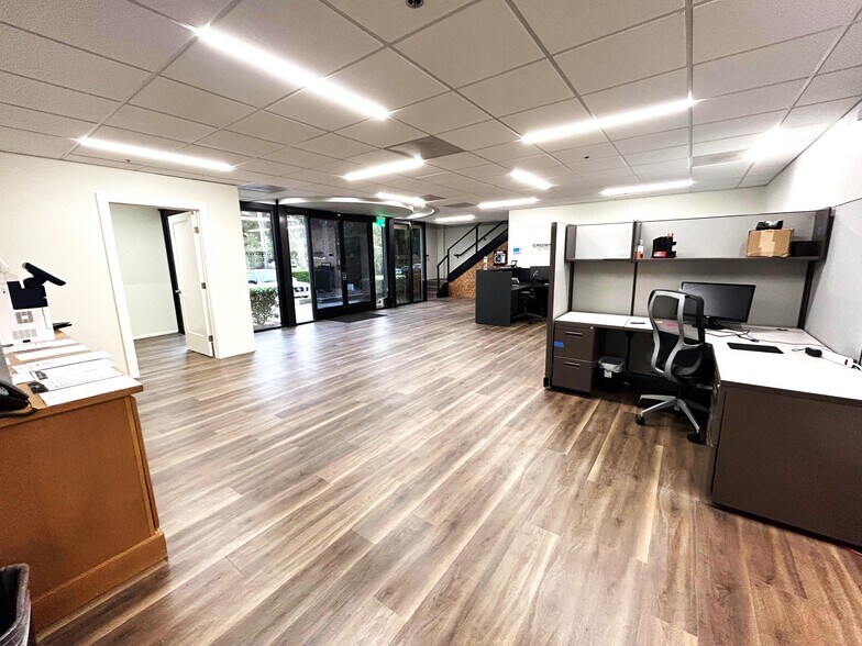 More Photos Of 9155 Brown Deer Rd, San Diego Distribution For Lease