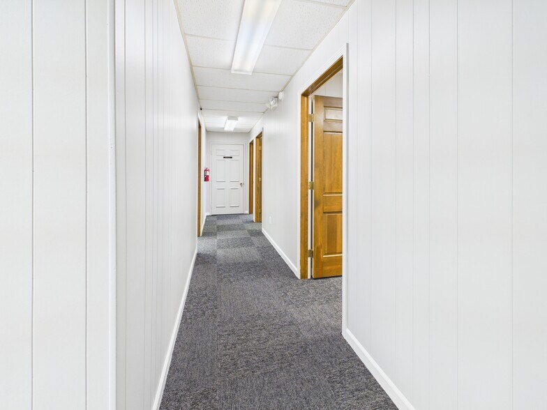 More Photos Of 427 Memorial Dr, Greenville Office For Lease
