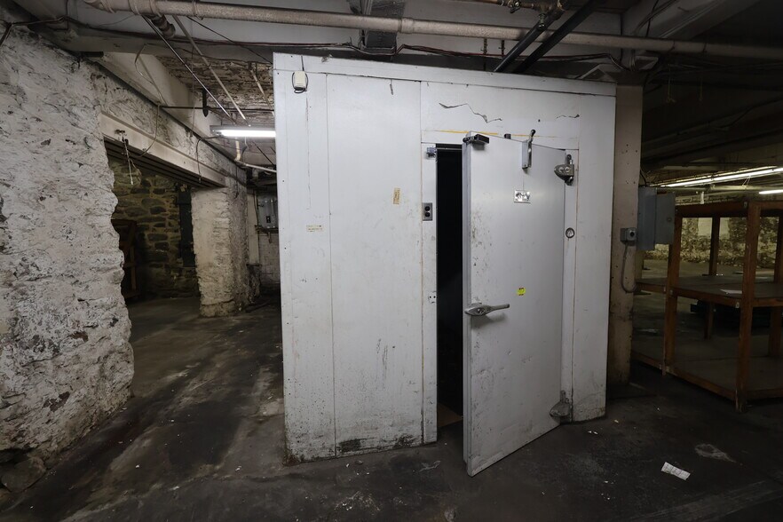 More Photos Of 5323 W Jefferson St, Philadelphia Industrial For Sale