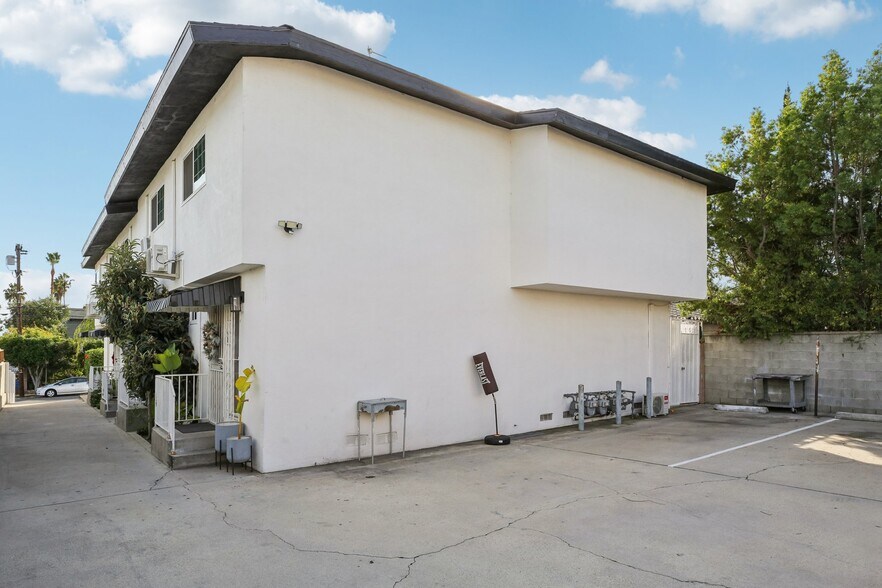 More Photos Of 4427 Camero Ave, Los Angeles Apartments For Sale