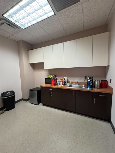 More Photos Of 44095 Pipeline Plz, Ashburn Medical For Lease