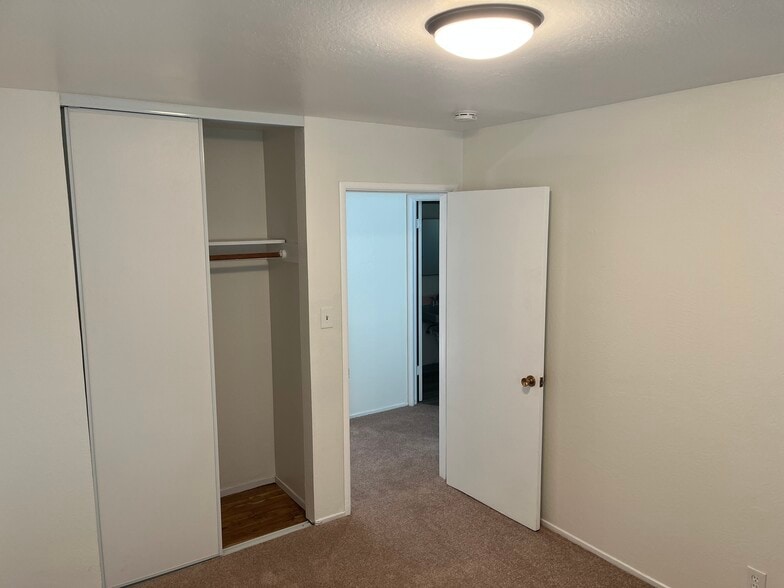More Photos Of 3541 Dimond Ave, Oakland Apartments For Sale
