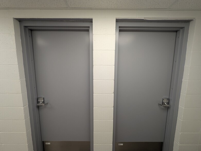 More Photos Of 4615 N Prospect Rd, Peoria Heights Storefront Retail Office For Lease