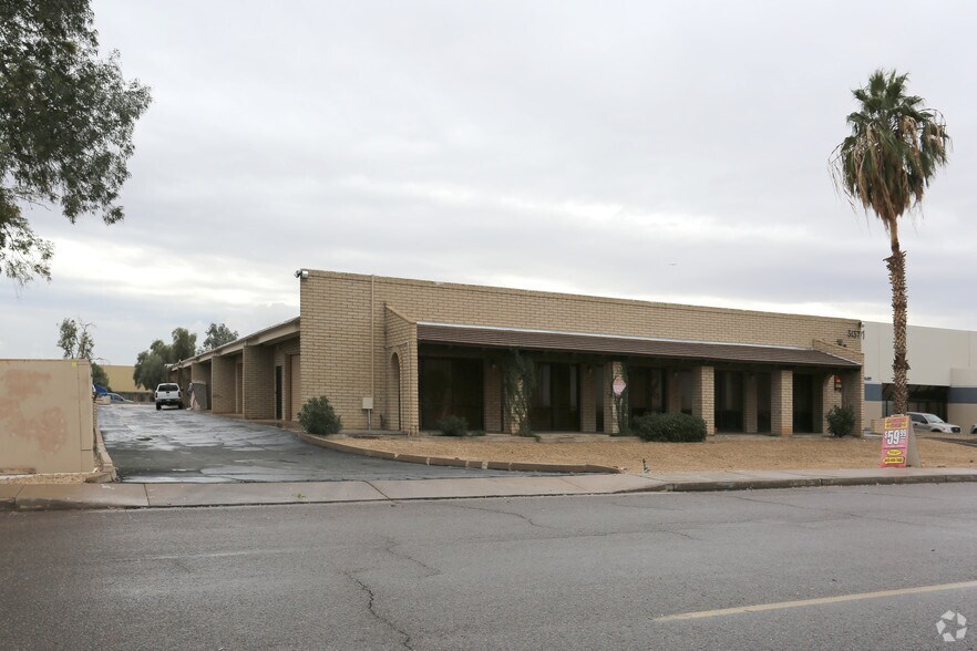 More Photos Of 3137 W Virginia Ave, Phoenix Warehouse For Lease