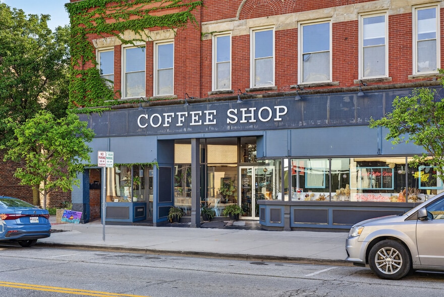 More Photos Of 573-577 Broadway, Lorain Storefront Retail Residential For Sale