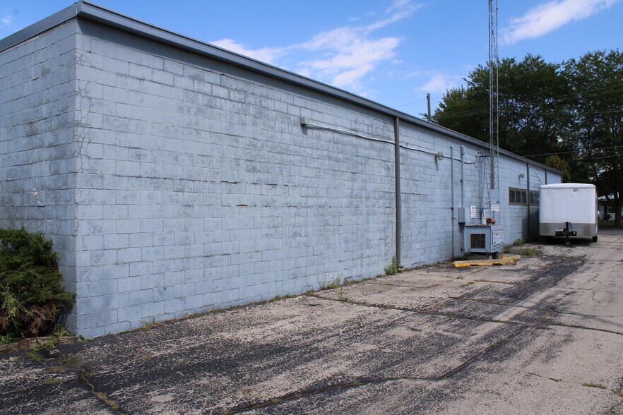 More Photos Of 254 Winnebago Dr, Fond Du Lac Office For Sale