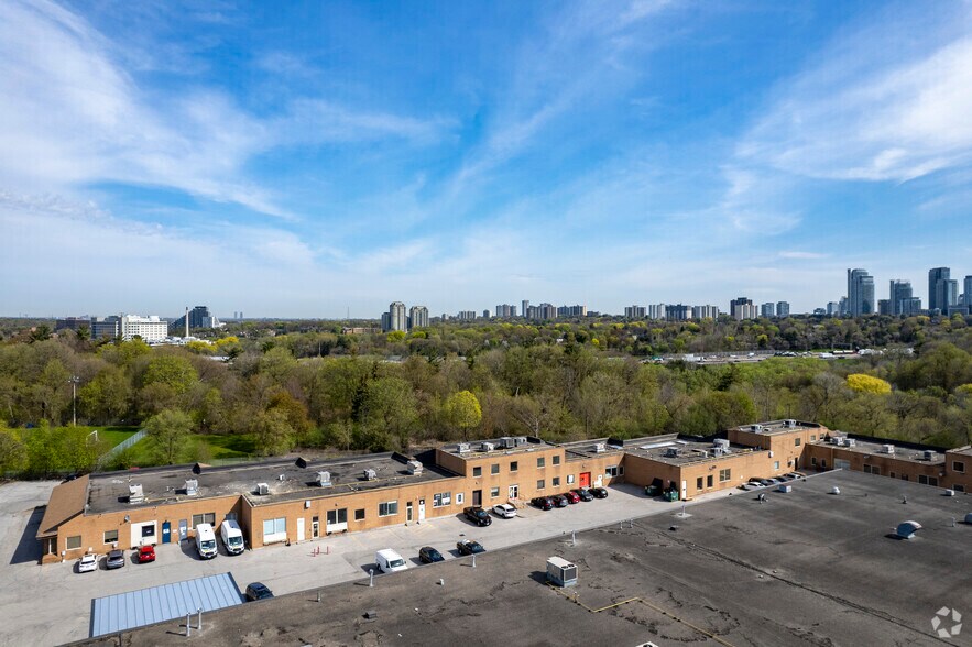More Photos Of 156 Duncan Mill Rd, Toronto Office For Lease